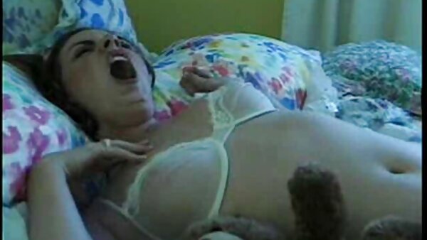 Chestnut beste pornovideos Teen Evilyn Fierce reitet wild auf Schwanz