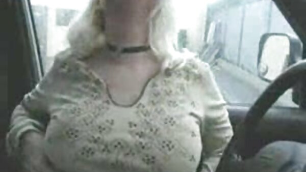 Das unzüchtige, lockige Luder bekommt in einem heißen Pornoclip aktiv ihre pornovideos kostenlos downloaden klatschnass saftige Muschi geleckt