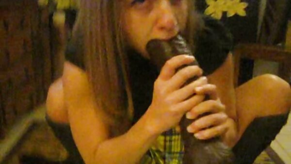 Unersättlicher pornovideos hd junger Kerl steckt frische Fotze von salziger Brünette in seitlicher Pose
