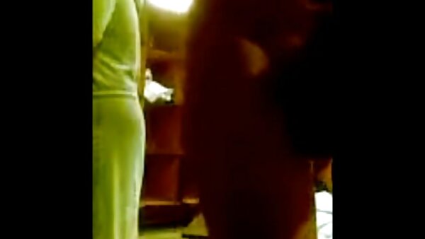 Unersättlicher Ebenholz-Plumper in heißem pornovideos free Sexanzug schluckt großen Schwanz ihres Typen für Sperma