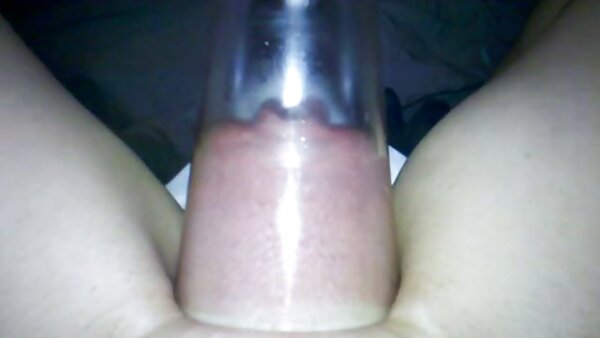 Die verspielte gratis pornovideos brünette Hottie bekommt ihre Muschi von einer unersättlichen Lesbe gestreichelt