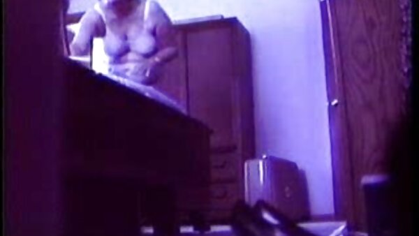 Die dreckige Ebenholz-Prostituierte Ashley Brooks lutscht pornovideos free und fickt riesige BBC